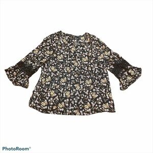 Zac & Rachel floral bell sleeve blouse